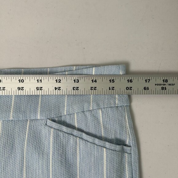 Chicos Perfect Stretch Capri Pants Size 1 M Blue White Striped Pull On Preppy - Picture 7 of 10